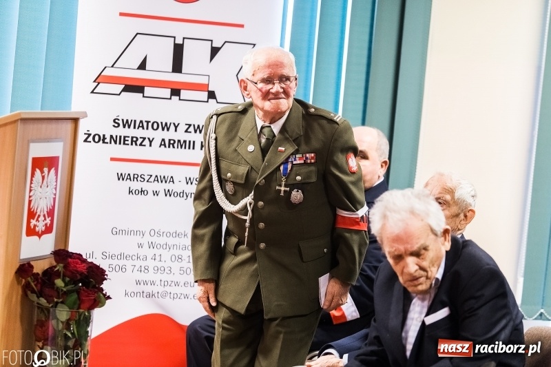 Zdjęcie w galerii na portalu naszraciborz.pl: Racibórz pamięta o Cichociemnych z AK. Patriotyczna uroczystość w poprawczaku wiadomości z regionu