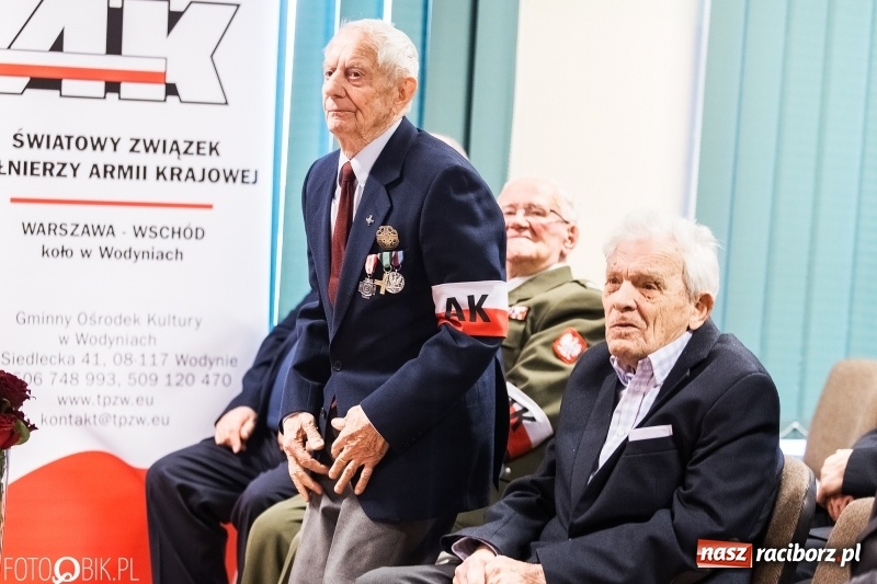 Zdjęcie w galerii na portalu naszraciborz.pl: Racibórz pamięta o Cichociemnych z AK. Patriotyczna uroczystość w poprawczaku wiadomości z regionu