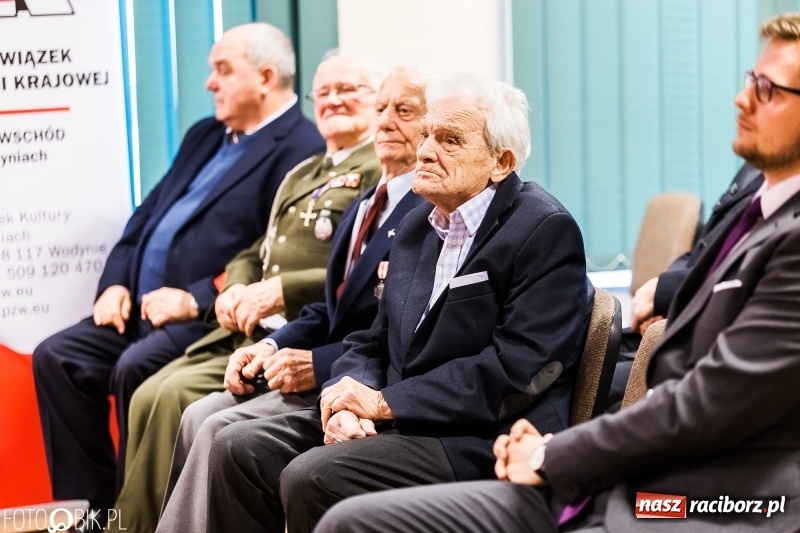 Zdjęcie w galerii na portalu naszraciborz.pl: Racibórz pamięta o Cichociemnych z AK. Patriotyczna uroczystość w poprawczaku wiadomości z regionu