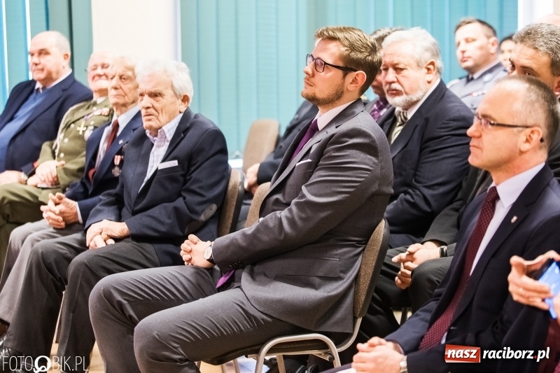 Zdjęcie w galerii na portalu naszraciborz.pl: Racibórz pamięta o Cichociemnych z AK. Patriotyczna uroczystość w poprawczaku wiadomości z regionu