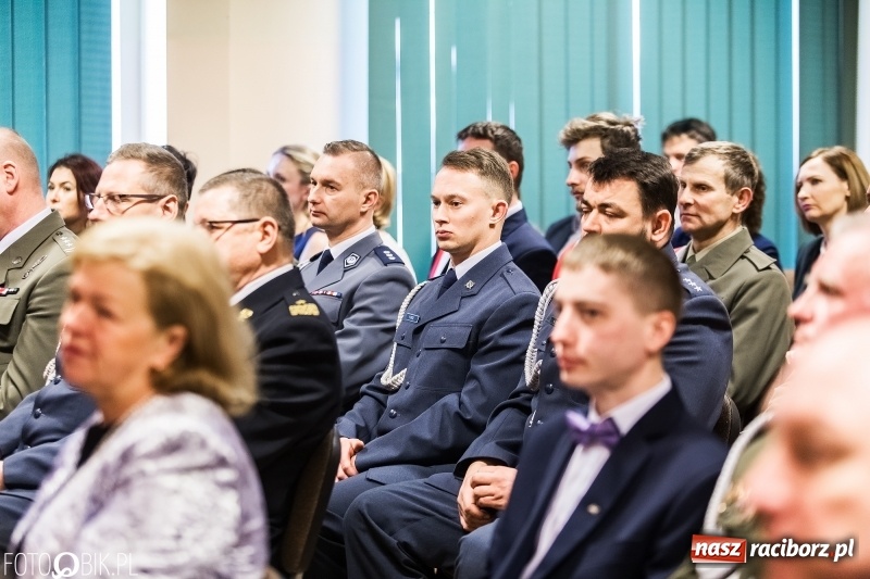 Zdjęcie w galerii na portalu naszraciborz.pl: Racibórz pamięta o Cichociemnych z AK. Patriotyczna uroczystość w poprawczaku wiadomości z regionu