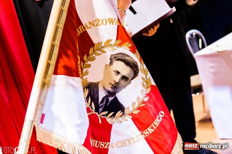 Zdjęcie w galerii na portalu naszraciborz.pl: Racibórz pamięta o Cichociemnych z AK. Patriotyczna uroczystość w poprawczaku wiadomości z regionu