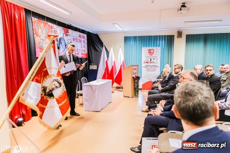 Zdjęcie w galerii na portalu naszraciborz.pl: Racibórz pamięta o Cichociemnych z AK. Patriotyczna uroczystość w poprawczaku wiadomości z regionu