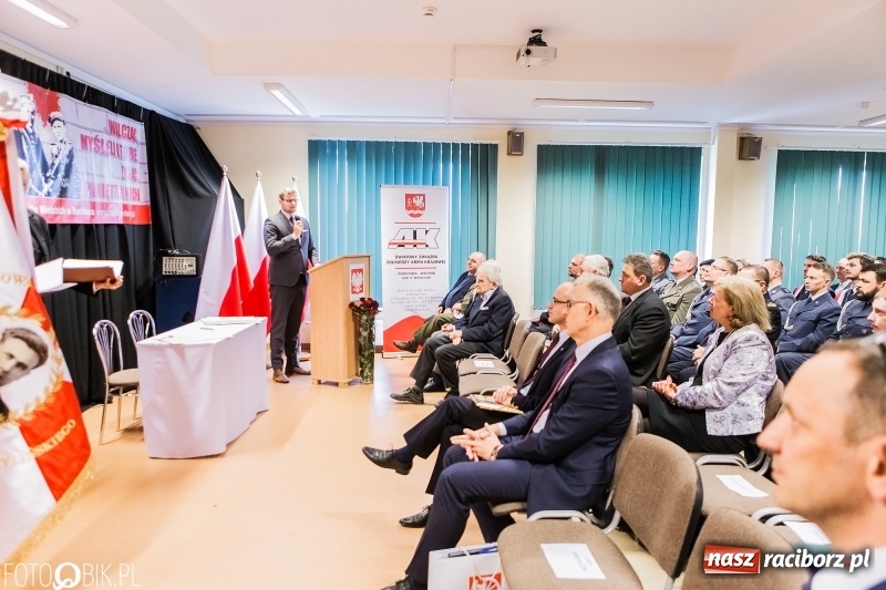 Zdjęcie w galerii na portalu naszraciborz.pl: Racibórz pamięta o Cichociemnych z AK. Patriotyczna uroczystość w poprawczaku wiadomości z regionu