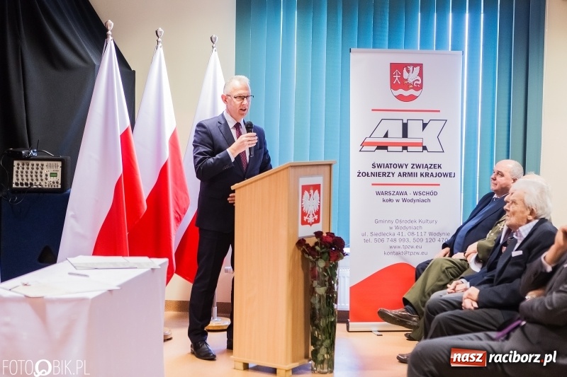 Zdjęcie w galerii na portalu naszraciborz.pl: Racibórz pamięta o Cichociemnych z AK. Patriotyczna uroczystość w poprawczaku wiadomości z regionu