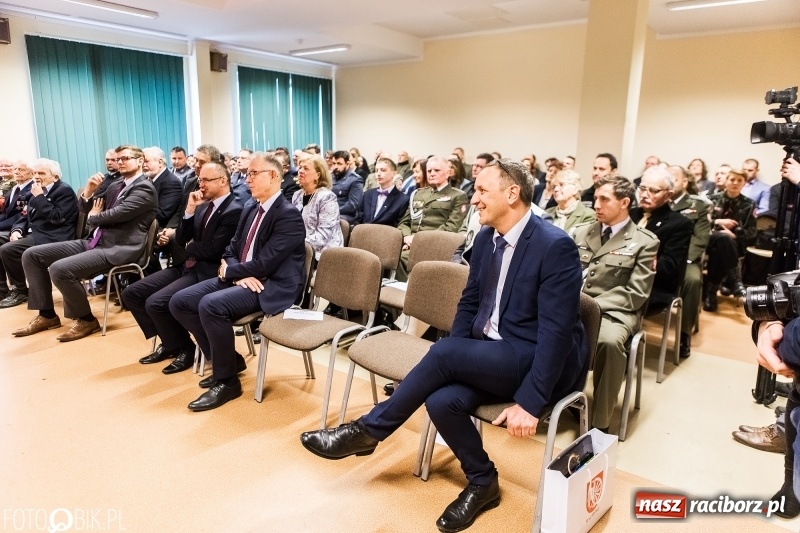 Zdjęcie w galerii na portalu naszraciborz.pl: Racibórz pamięta o Cichociemnych z AK. Patriotyczna uroczystość w poprawczaku wiadomości z regionu