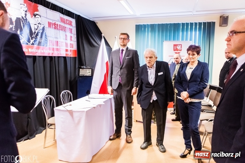 Zdjęcie w galerii na portalu naszraciborz.pl: Racibórz pamięta o Cichociemnych z AK. Patriotyczna uroczystość w poprawczaku wiadomości z regionu
