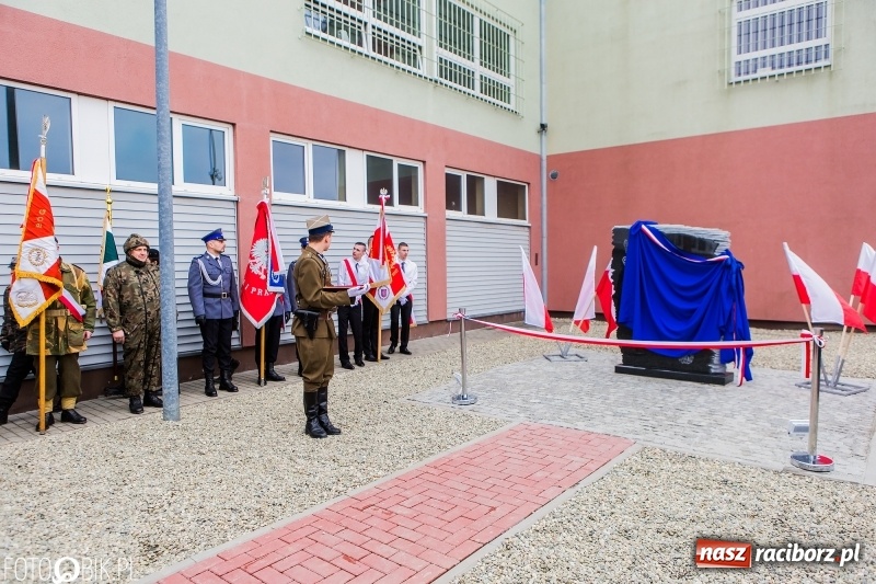 Zdjęcie w galerii na portalu naszraciborz.pl: Racibórz pamięta o Cichociemnych z AK. Patriotyczna uroczystość w poprawczaku wiadomości z regionu