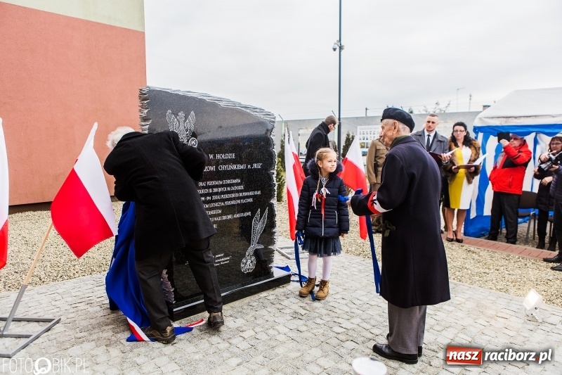 Zdjęcie w galerii na portalu naszraciborz.pl: Racibórz pamięta o Cichociemnych z AK. Patriotyczna uroczystość w poprawczaku wiadomości z regionu