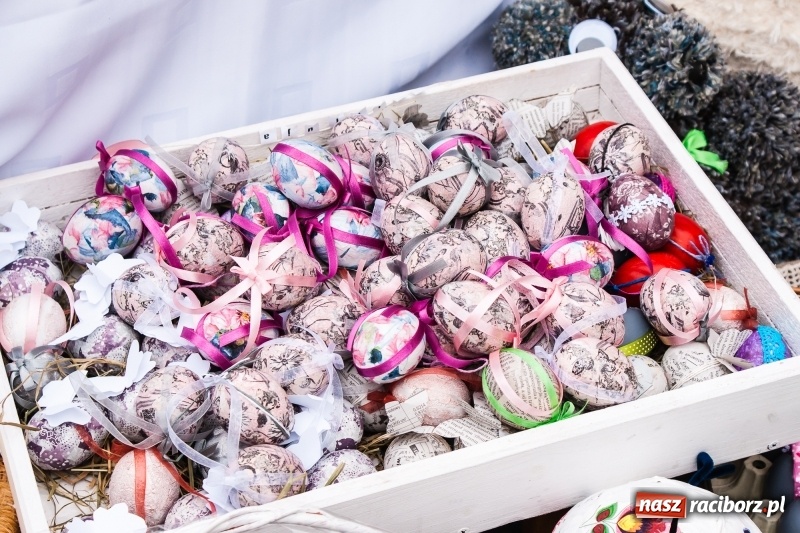 Zdjęcie w galerii na portalu naszraciborz.pl: Na Rynku ruszył raciborski Jarmark Wielkanocny. Potrwa do niedzieli wiadomości z regionu