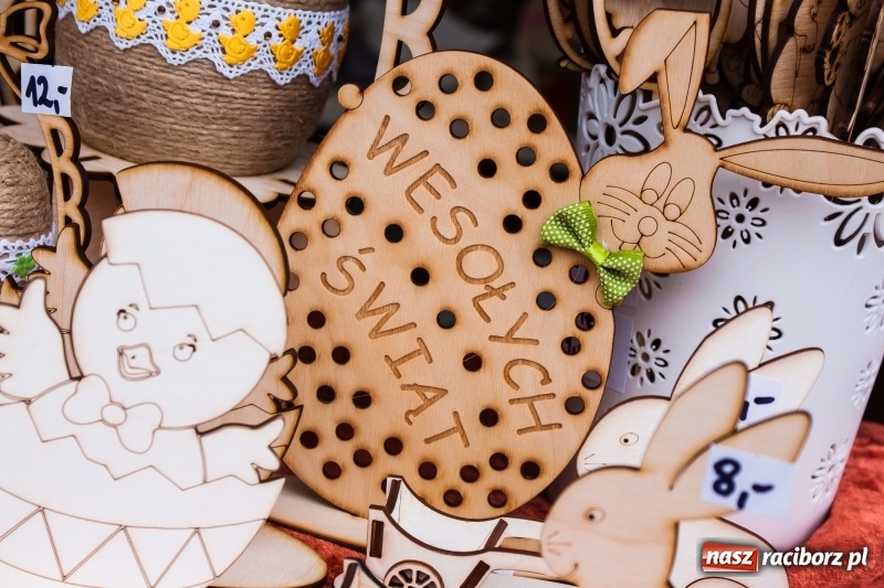 Zdjęcie w galerii na portalu naszraciborz.pl: Na Rynku ruszył raciborski Jarmark Wielkanocny. Potrwa do niedzieli wiadomości z regionu