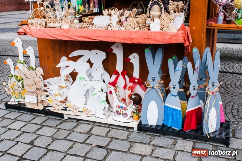 Zdjęcie w galerii na portalu naszraciborz.pl: Na Rynku ruszył raciborski Jarmark Wielkanocny. Potrwa do niedzieli wiadomości z regionu