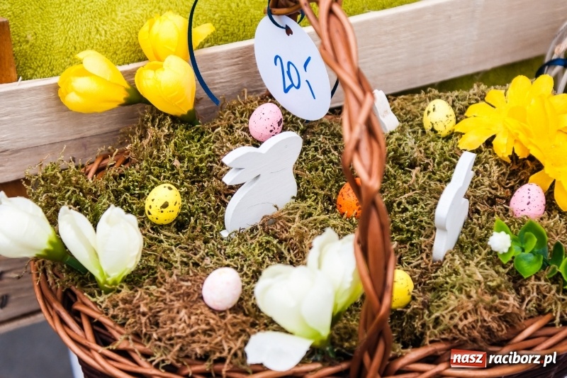 Zdjęcie w galerii na portalu naszraciborz.pl: Na Rynku ruszył raciborski Jarmark Wielkanocny. Potrwa do niedzieli wiadomości z regionu