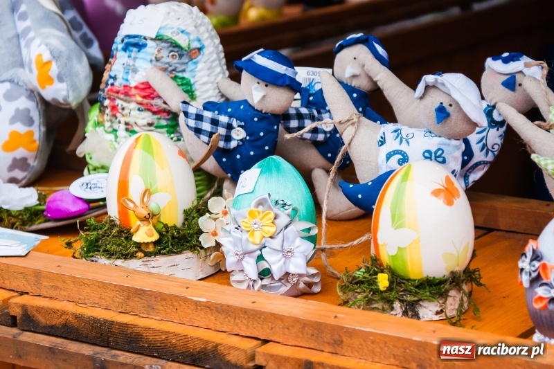 Zdjęcie w galerii na portalu naszraciborz.pl: Na Rynku ruszył raciborski Jarmark Wielkanocny. Potrwa do niedzieli wiadomości z regionu