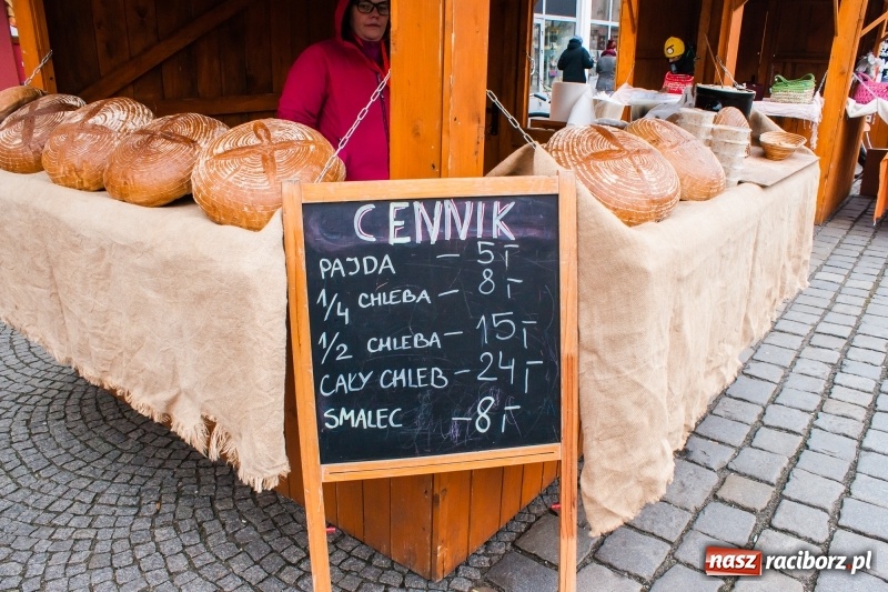 Zdjęcie w galerii na portalu naszraciborz.pl: Na Rynku ruszył raciborski Jarmark Wielkanocny. Potrwa do niedzieli wiadomości z regionu