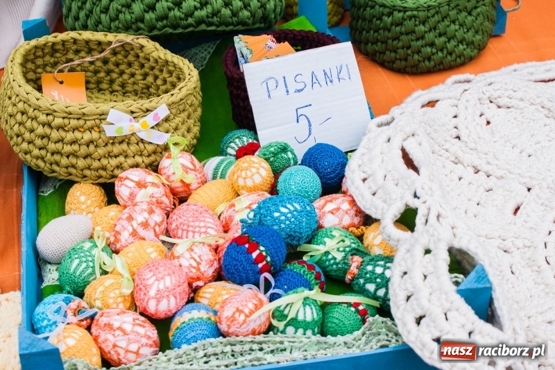 Zdjęcie w galerii na portalu naszraciborz.pl: Na Rynku ruszył raciborski Jarmark Wielkanocny. Potrwa do niedzieli wiadomości z regionu