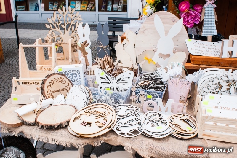Zdjęcie w galerii na portalu naszraciborz.pl: Na Rynku ruszył raciborski Jarmark Wielkanocny. Potrwa do niedzieli wiadomości z regionu