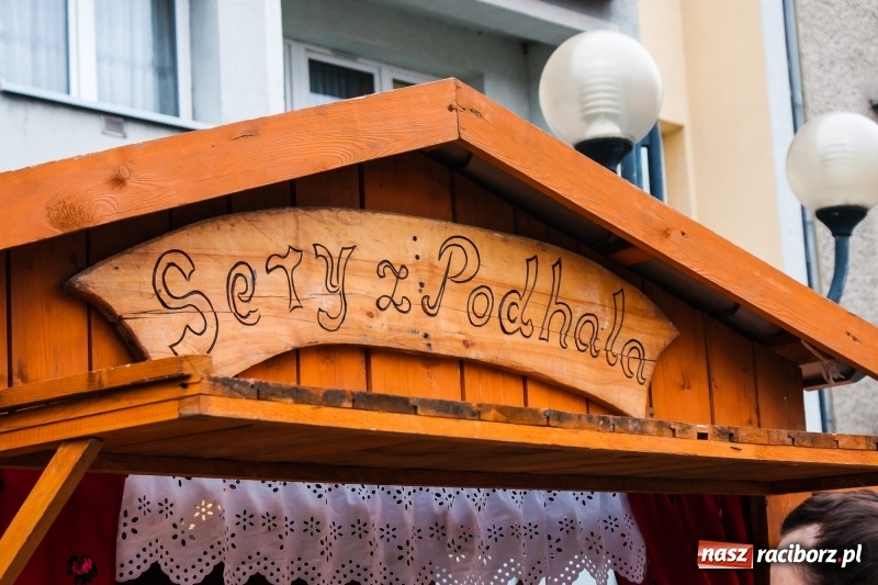 Zdjęcie w galerii na portalu naszraciborz.pl: Na Rynku ruszył raciborski Jarmark Wielkanocny. Potrwa do niedzieli wiadomości z regionu