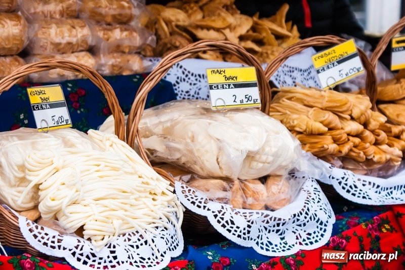 Zdjęcie w galerii na portalu naszraciborz.pl: Na Rynku ruszył raciborski Jarmark Wielkanocny. Potrwa do niedzieli wiadomości z regionu