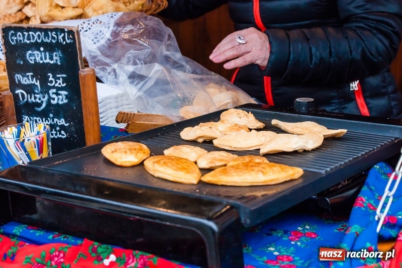 Zdjęcie w galerii na portalu naszraciborz.pl: Na Rynku ruszył raciborski Jarmark Wielkanocny. Potrwa do niedzieli wiadomości z regionu