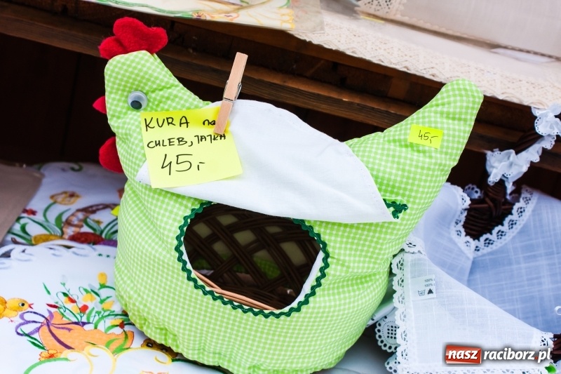 Zdjęcie w galerii na portalu naszraciborz.pl: Na Rynku ruszył raciborski Jarmark Wielkanocny. Potrwa do niedzieli wiadomości z regionu