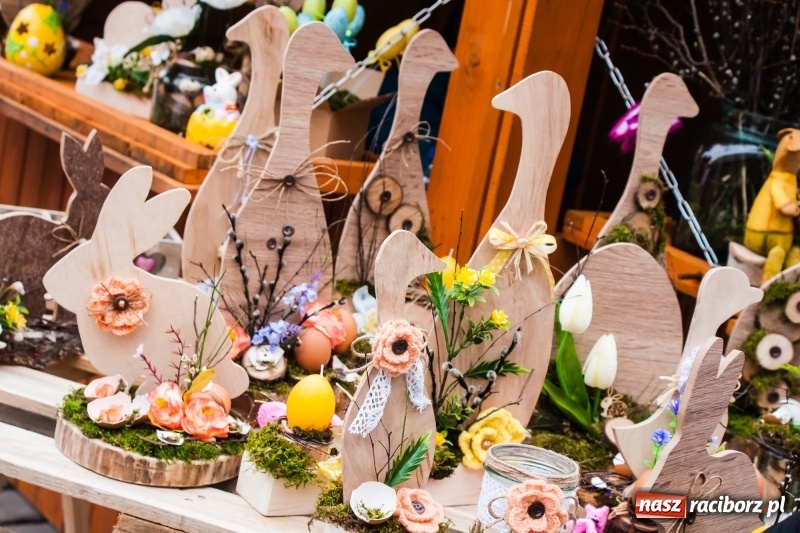 Zdjęcie w galerii na portalu naszraciborz.pl: Na Rynku ruszył raciborski Jarmark Wielkanocny. Potrwa do niedzieli wiadomości z regionu