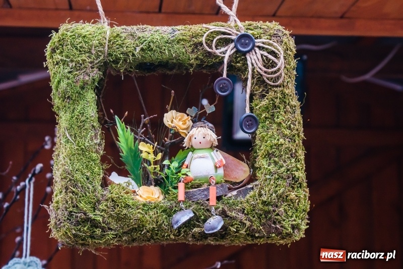 Zdjęcie w galerii na portalu naszraciborz.pl: Na Rynku ruszył raciborski Jarmark Wielkanocny. Potrwa do niedzieli wiadomości z regionu