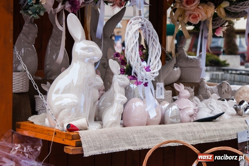 Zdjęcie w galerii na portalu naszraciborz.pl: Na Rynku ruszył raciborski Jarmark Wielkanocny. Potrwa do niedzieli wiadomości z regionu