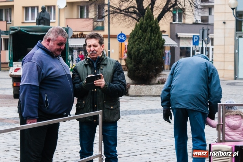 Zdjęcie w galerii na portalu naszraciborz.pl: Na Rynku ruszył raciborski Jarmark Wielkanocny. Potrwa do niedzieli wiadomości z regionu