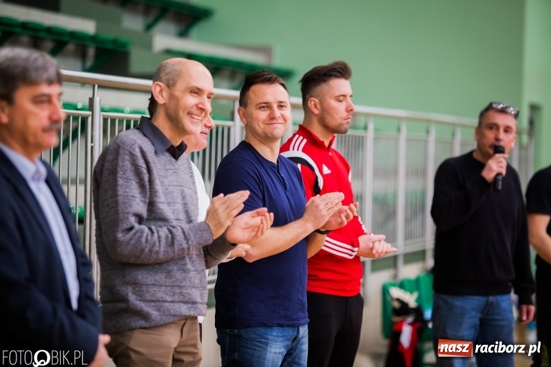 Zdjęcie w galerii na portalu naszraciborz.pl: Makroregionalny Turniej Halowej Piłki Nożnej Dziewcząt w Arenie Rafako wiadomości z regionu