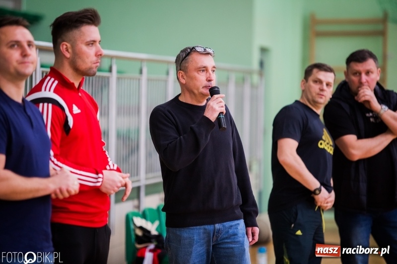 Zdjęcie w galerii na portalu naszraciborz.pl: Makroregionalny Turniej Halowej Piłki Nożnej Dziewcząt w Arenie Rafako wiadomości z regionu