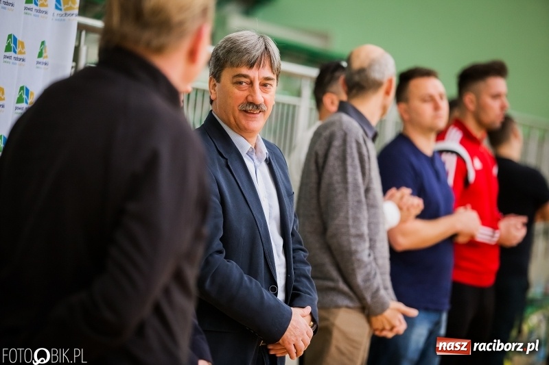 Zdjęcie w galerii na portalu naszraciborz.pl: Makroregionalny Turniej Halowej Piłki Nożnej Dziewcząt w Arenie Rafako wiadomości z regionu