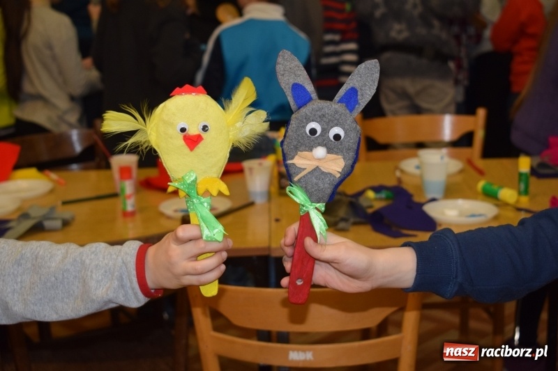 Zdjęcie w galerii na portalu naszraciborz.pl: Warsztaty plastyczne Przywitanie Wiosny w MDK wiadomości z regionu