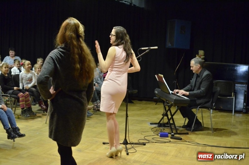 Zdjęcie w galerii na portalu naszraciborz.pl: Żeńskie głosy - koncert umuzykalniający w RCK wiadomości z regionu