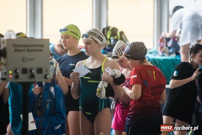 Zdjęcie w galerii na portalu naszraciborz.pl: Międzywojewódzkie Drużynowe Mistrzostwa Młodzików na pływalni ZSOMS wiadomości z regionu