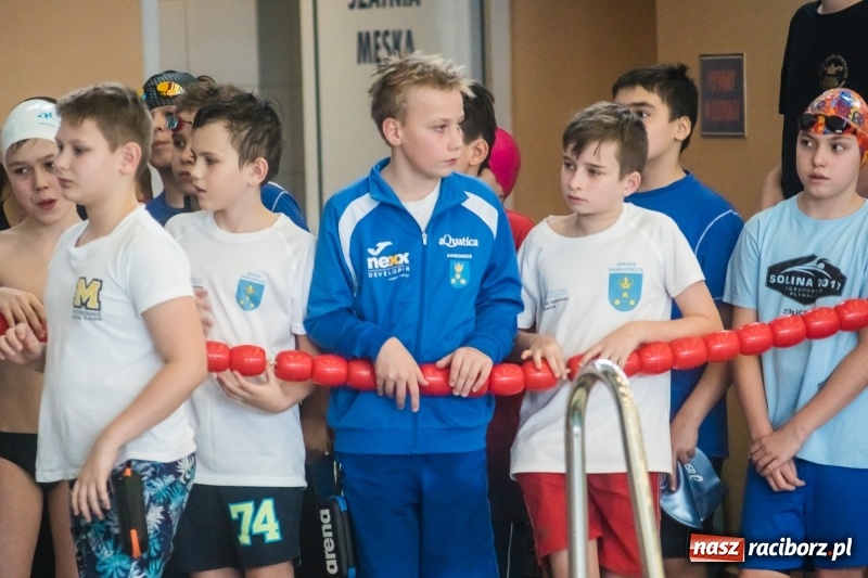 Zdjęcie w galerii na portalu naszraciborz.pl: Międzywojewódzkie Drużynowe Mistrzostwa Młodzików na pływalni ZSOMS wiadomości z regionu
