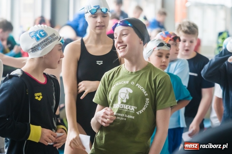 Zdjęcie w galerii na portalu naszraciborz.pl: Międzywojewódzkie Drużynowe Mistrzostwa Młodzików na pływalni ZSOMS wiadomości z regionu