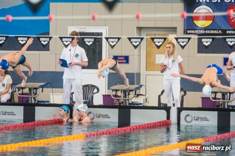 Zdjęcie w galerii na portalu naszraciborz.pl: Międzywojewódzkie Drużynowe Mistrzostwa Młodzików na pływalni ZSOMS wiadomości z regionu