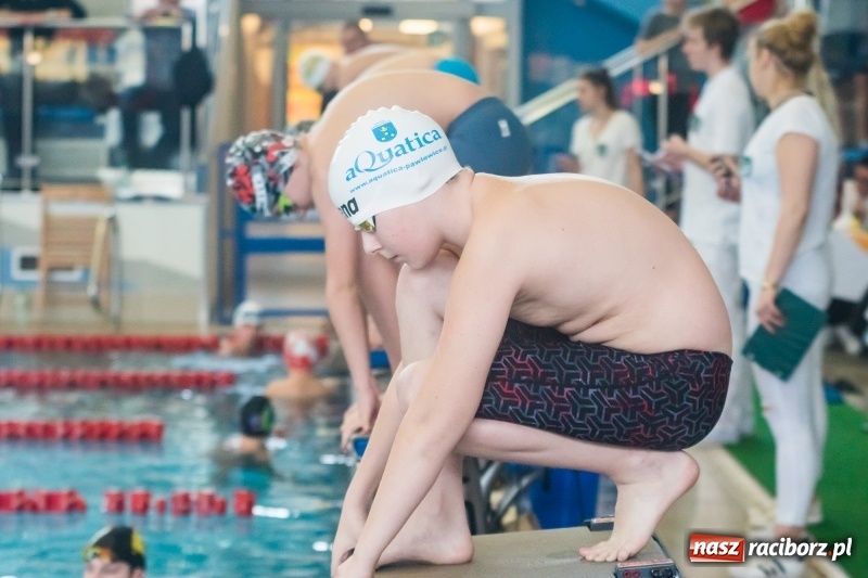 Zdjęcie w galerii na portalu naszraciborz.pl: Międzywojewódzkie Drużynowe Mistrzostwa Młodzików na pływalni ZSOMS wiadomości z regionu