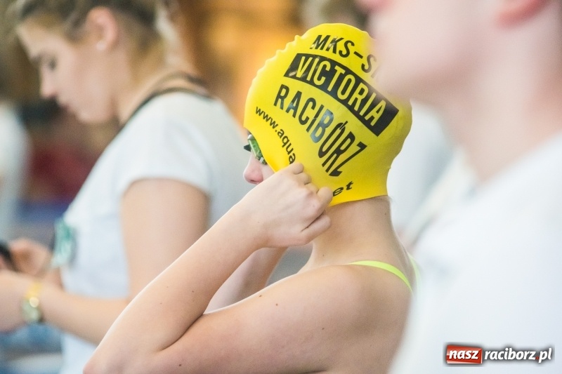 Zdjęcie w galerii na portalu naszraciborz.pl: Międzywojewódzkie Drużynowe Mistrzostwa Młodzików na pływalni ZSOMS wiadomości z regionu