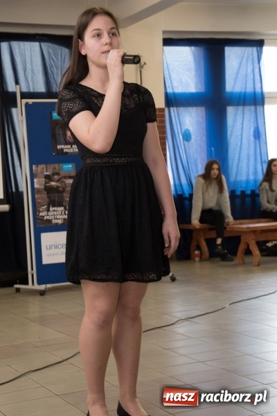 Zdjęcie w galerii na portalu naszraciborz.pl: Dzieci dzieciom. Charytatywny koncert uczniów SP18 dla dzieci z Syrii wiadomości z regionu