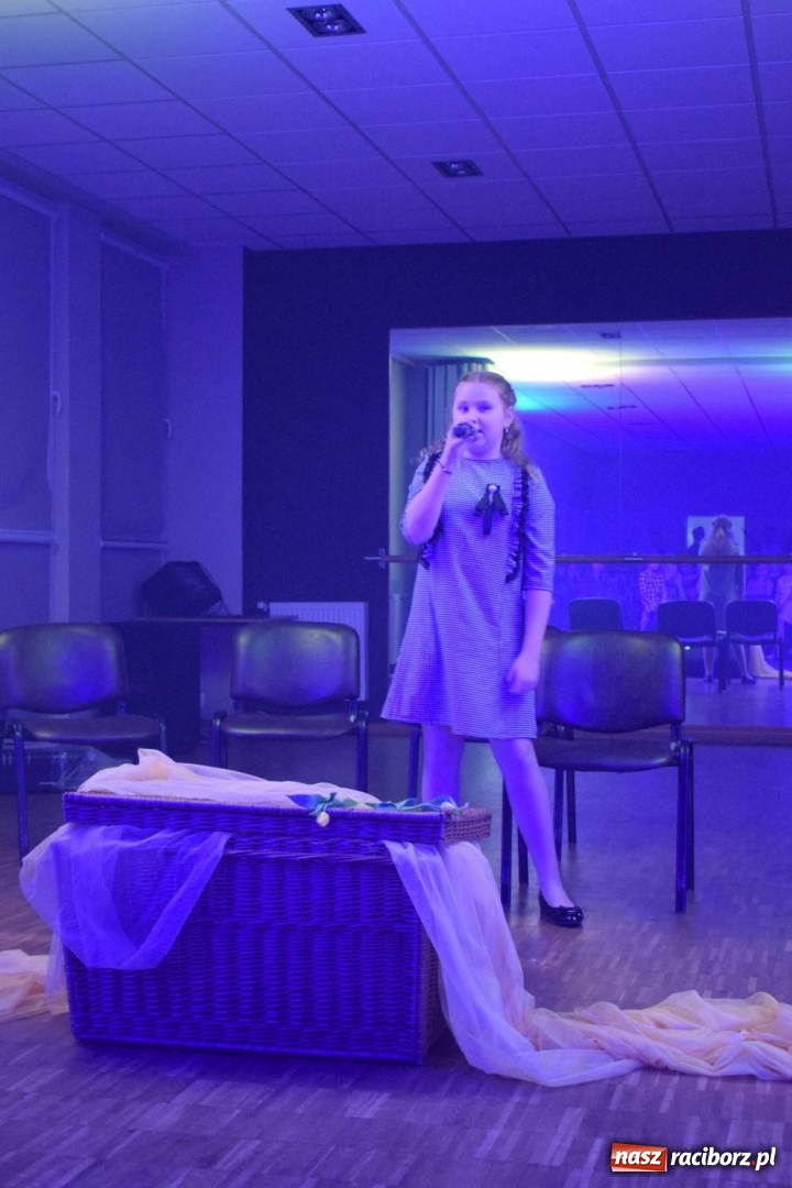 Zdjęcie w galerii na portalu naszraciborz.pl: Magiczny recital muzyczny w Kuźni Raciborskiej  wiadomości z regionu