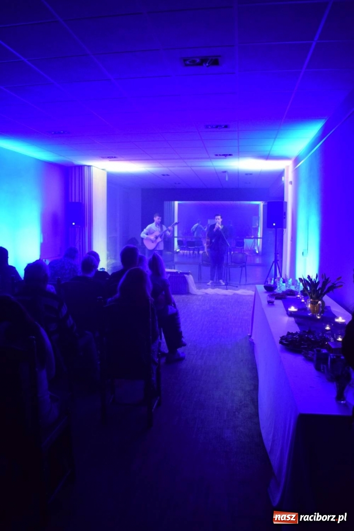 Zdjęcie w galerii na portalu naszraciborz.pl: Magiczny recital muzyczny w Kuźni Raciborskiej  wiadomości z regionu