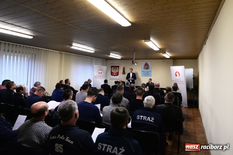 Zdjęcie w galerii na portalu naszraciborz.pl: Strażacy ziemi raciborskiej poznali zasady ubiegania się o wsparcie z Funduszu Sprawiedliwości  wiadomości z regionu