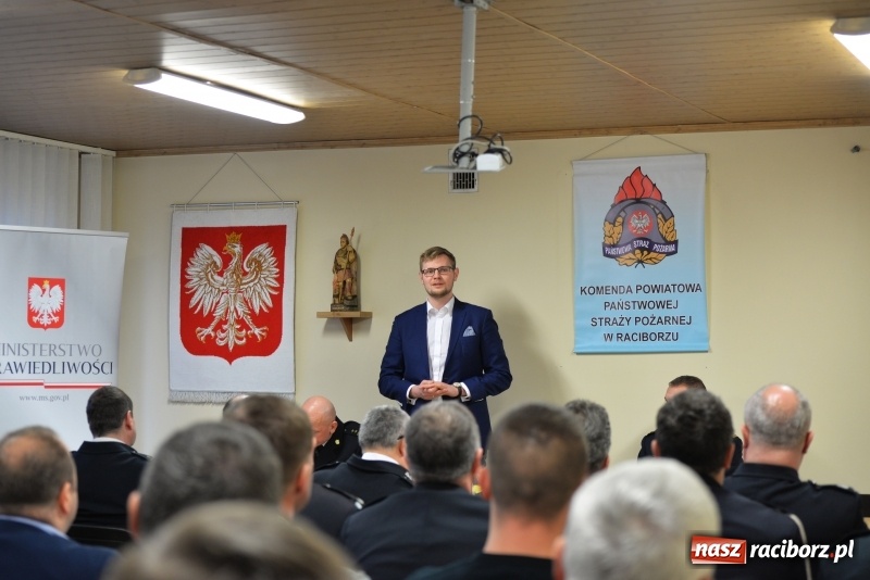 Zdjęcie w galerii na portalu naszraciborz.pl: Strażacy ziemi raciborskiej poznali zasady ubiegania się o wsparcie z Funduszu Sprawiedliwości  wiadomości z regionu