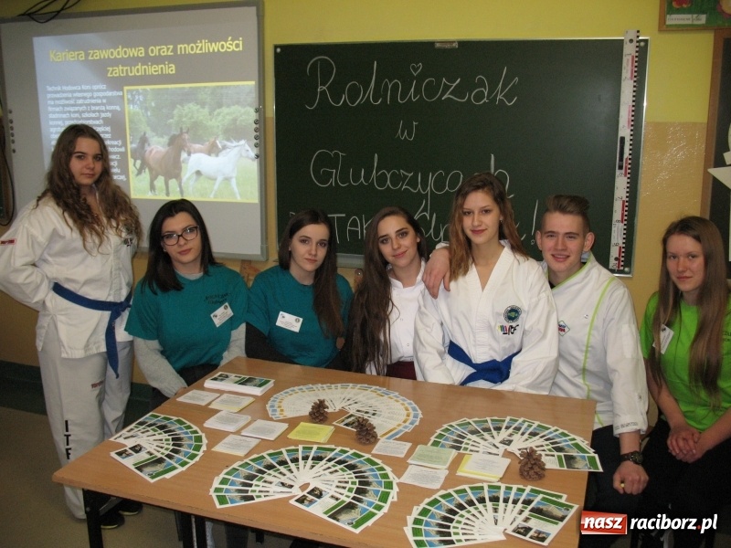 Zdjęcie w galerii na portalu naszraciborz.pl: Targi edukacyjne w Szkole Podstawowej w Pietrowicach Wielkich wiadomości z regionu