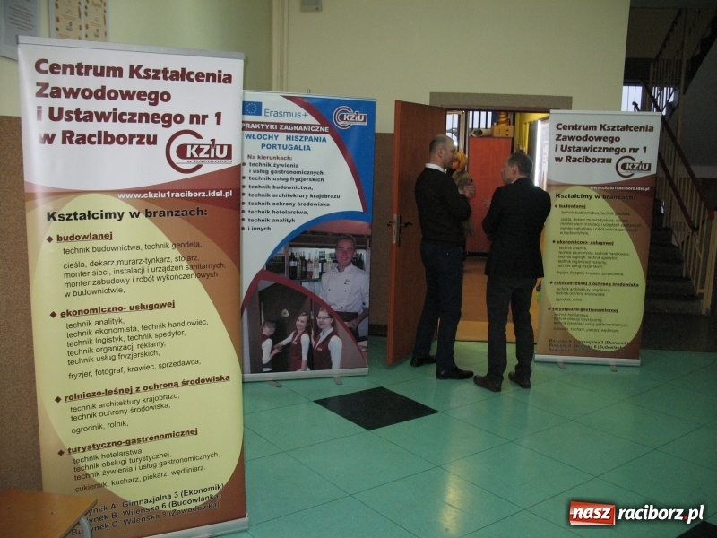 Zdjęcie w galerii na portalu naszraciborz.pl: Targi edukacyjne w Szkole Podstawowej w Pietrowicach Wielkich wiadomości z regionu