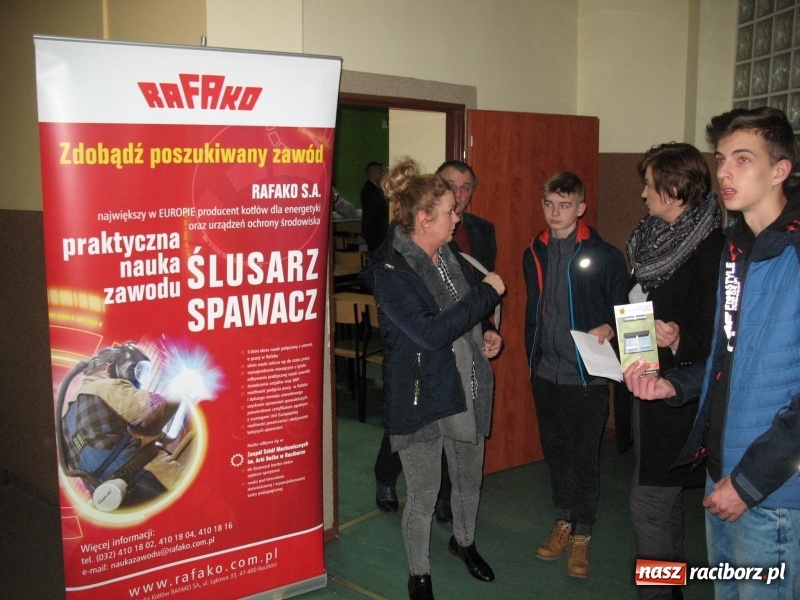 Zdjęcie w galerii na portalu naszraciborz.pl: Targi edukacyjne w Szkole Podstawowej w Pietrowicach Wielkich wiadomości z regionu