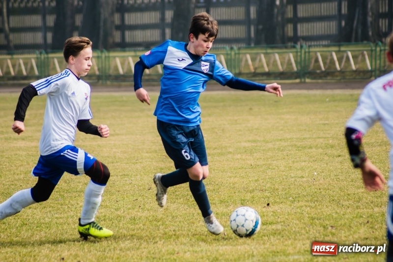 Zdjęcie w galerii na portalu naszraciborz.pl: Dwa oblicza trampkarzy Unii. Podbeskidzie pokonane wiadomości z regionu