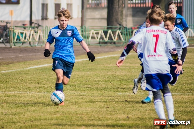 Zdjęcie w galerii na portalu naszraciborz.pl: Dwa oblicza trampkarzy Unii. Podbeskidzie pokonane wiadomości z regionu